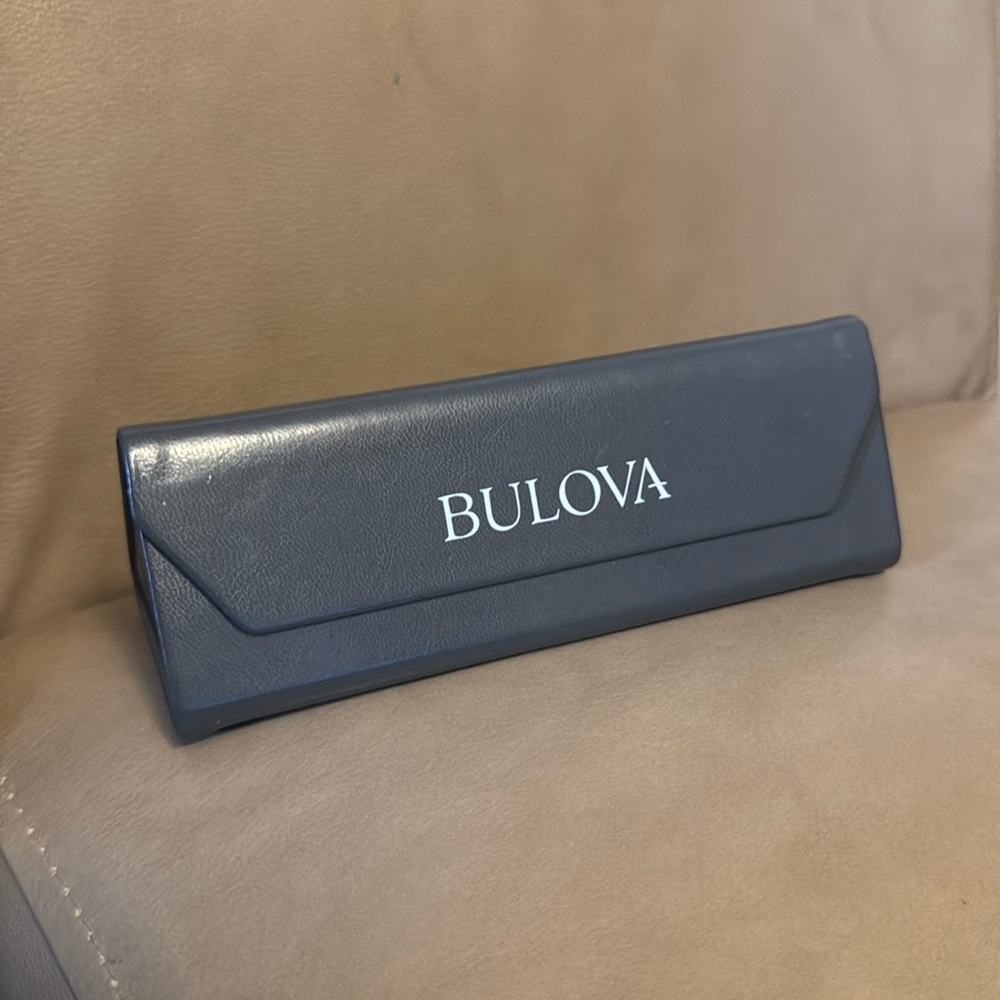 Bolivar collapsible glasses case like new